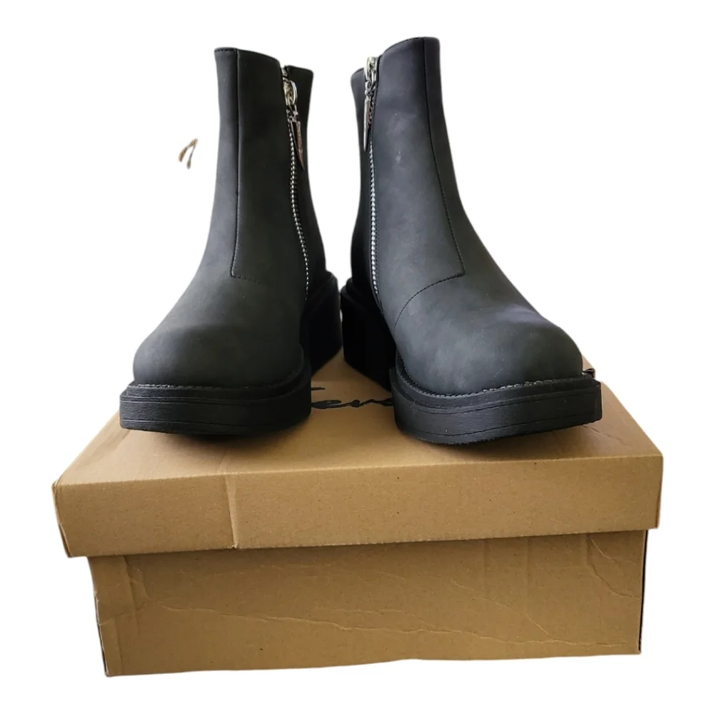Seven7 Vault‎ Black platform boot Womens Size 9 New